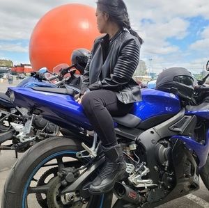 Meet your Posher, Annie tenerife